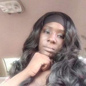 Meet your Posher, Moeisha